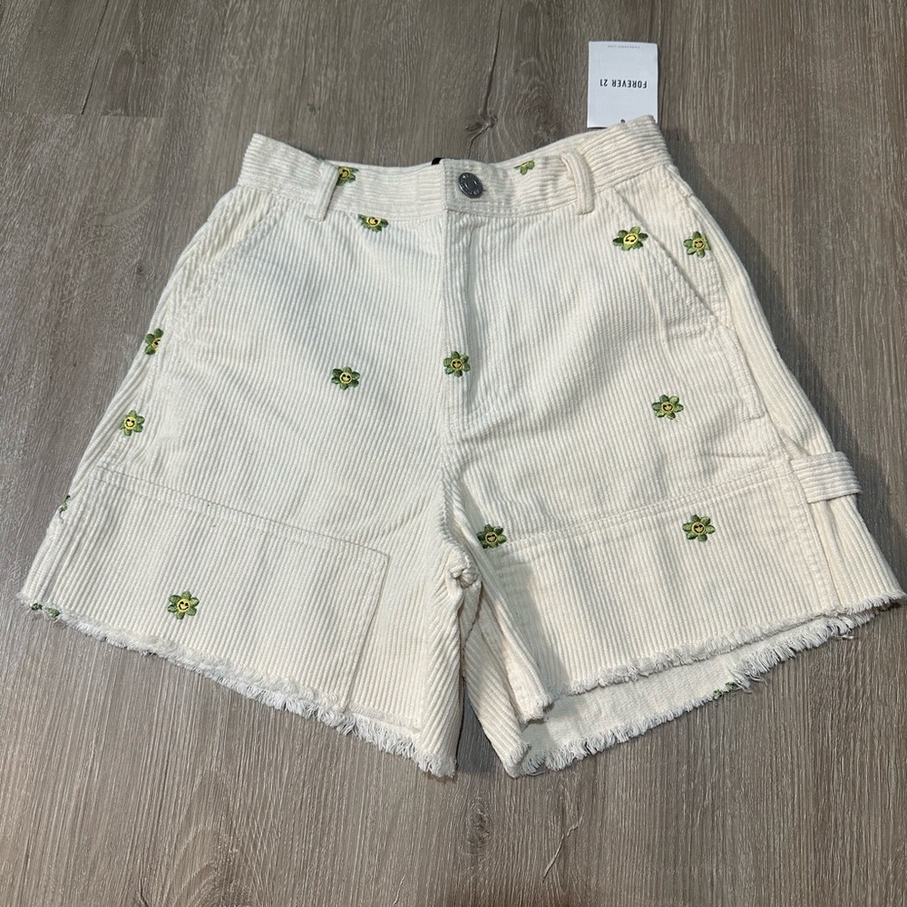 💕NWT Forever 21 Cream Ribbed Smiley Face Shorts Size XS